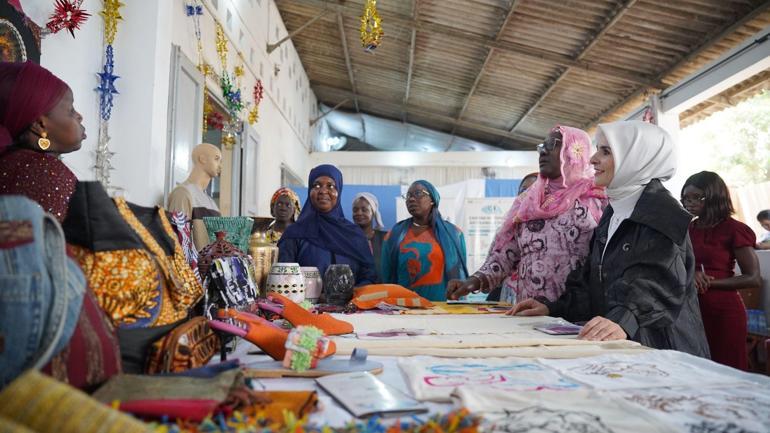 Bakan Göktaş, Senegal’de Türkiyenin destekleriyle faaliyet gösteren sosyal hizmet merkezlerini ziyaret etti