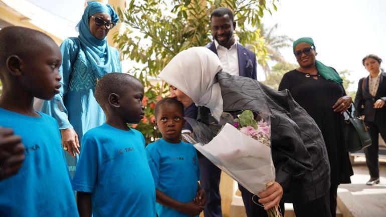 Bakan Göktaş, Senegal’de Türkiyenin destekleriyle faaliyet gösteren sosyal hizmet merkezlerini ziyaret etti