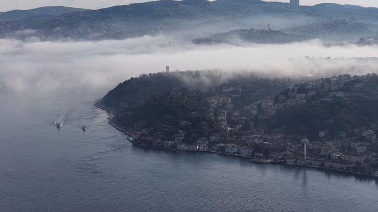 İstanbul Boğazında sis etkili oluyor