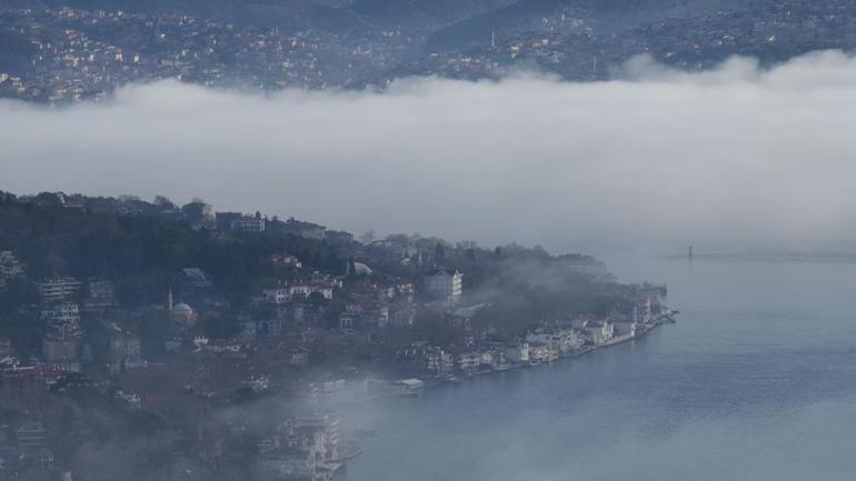 İstanbul Boğazında sis etkili oluyor