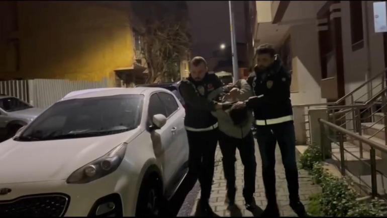 Üsküdarda yol verme nedeniyle tartıştıkları kişinin otomobilini kurşunladılar