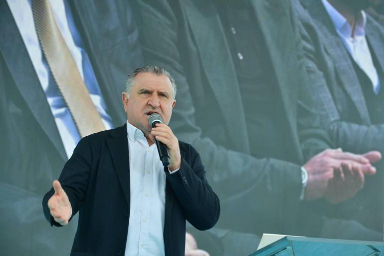 Bakan Bak: Sporun iyileştirici gücünü hep beraber yaşayalım