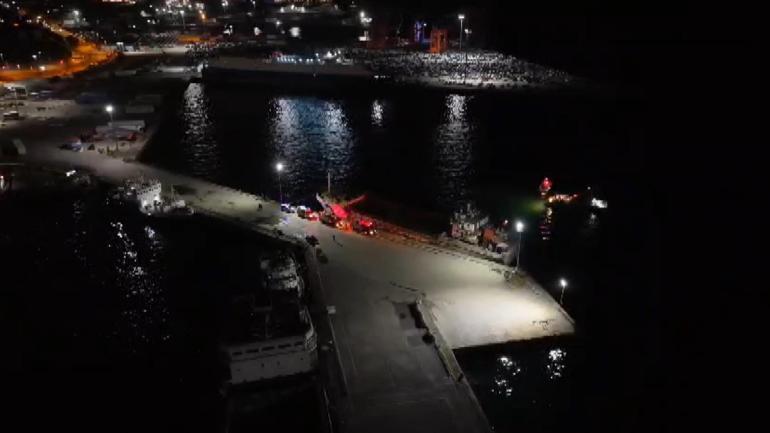 Üsküdar Haydarpaşa Limanında tekne, gemiye çarptı