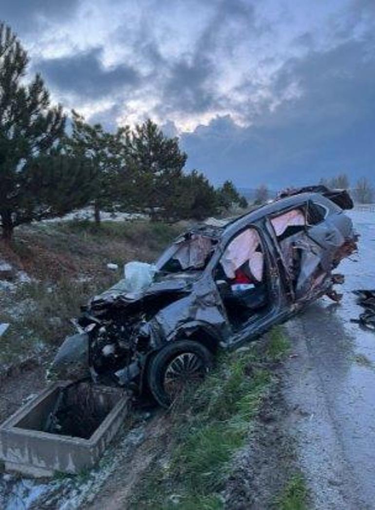 Çorumda aynı noktada peş peşe iki trafik kazası; 1 ölü, 3 yaralı