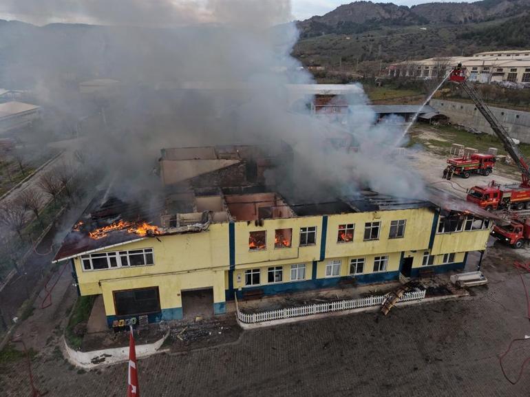 Kastamonuda tekstil ve filtre malzemeleri üretilen fabrikada yangın