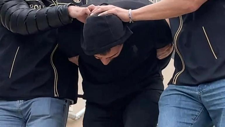 Ümraniyede silahla tehdit ettiği kişilerin otomobilini gasbetti