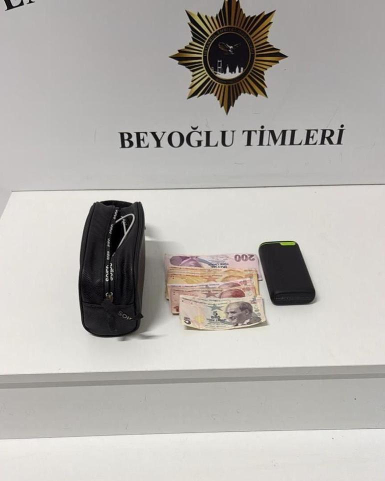 Taksim’de yardım etme bahanesiyle alkollü kişinin çantasını çaldılar