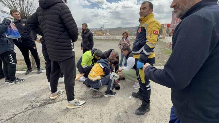 Sivasspor tesisleri önünde otomobil, taksiye çarptı: 4ü futbolcu 6 yaralı