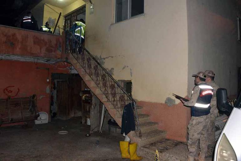 Tartıştığı karısını tabancayla başından vurup, öldürdü