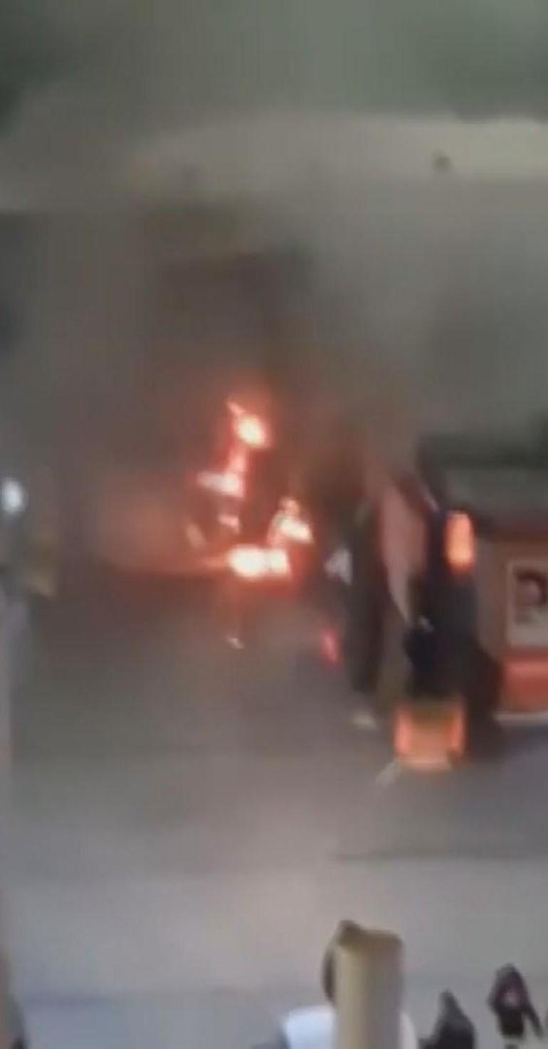 Taksim Metro İstasyonunda asansörün elektrik panosunda çıkan yangın söndürüldü