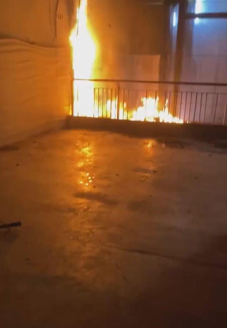 Taksim Metro İstasyonunda asansörün elektrik panosunda çıkan yangın söndürüldü