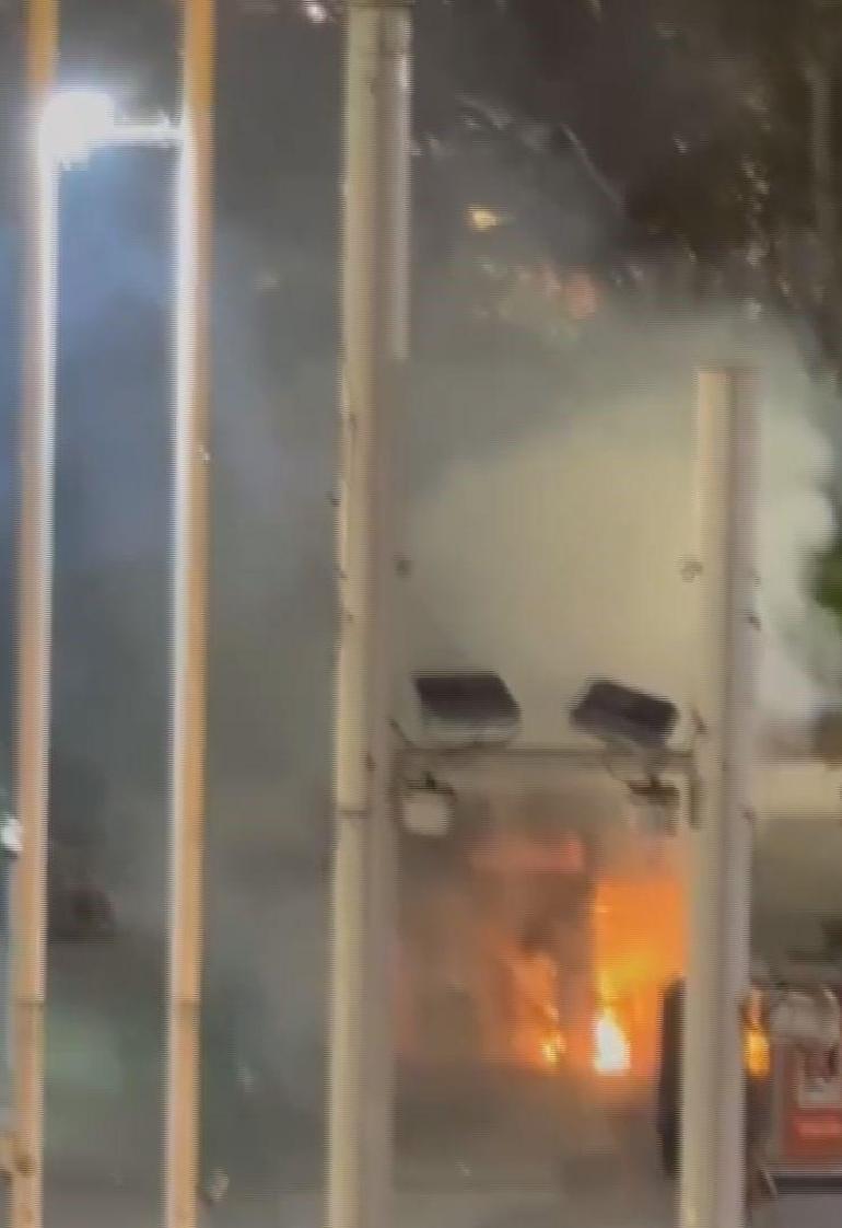 Taksim Metro İstasyonunda asansörün elektrik panosunda çıkan yangın söndürüldü