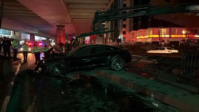 Şişli’de lüks otomobil demir korkuluklara çarptı: 3 yaralı