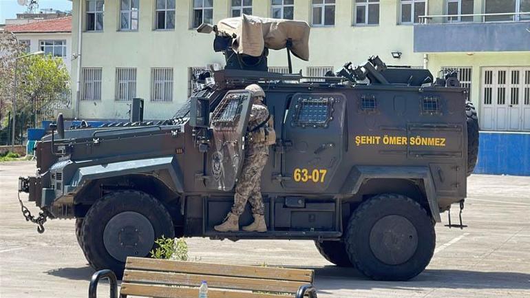 16 kişiyi yaralayan saldırgan sessizce toprağa verildi, ailesi koruma altına alındı