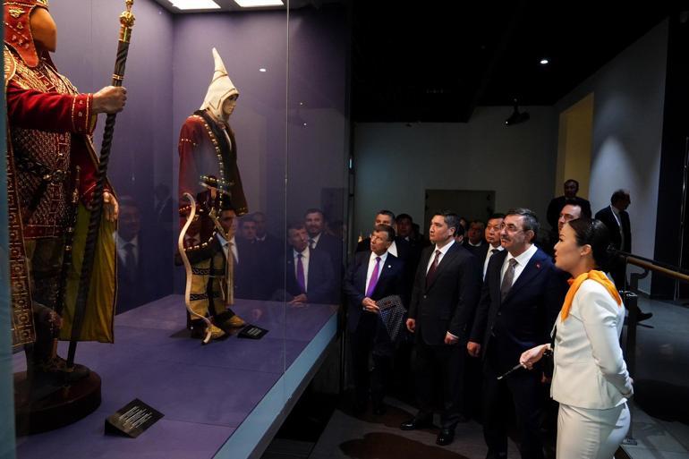 Cumhurbaşkanı Yardımcısı Yılmaz, Kazakistan’da müze ve yapay zeka merkezini ziyaret etti