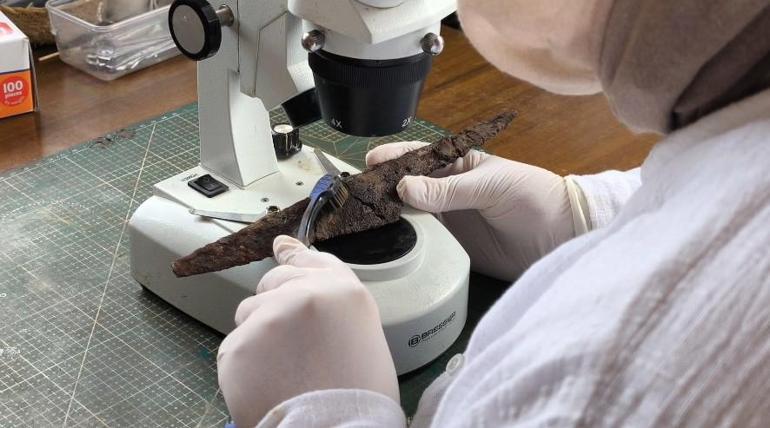 Hadrianopolis Antik Kentinde 5’inci yüzyıla ait bıçaklar ve kösüre taşı ortaya çıkarıldı