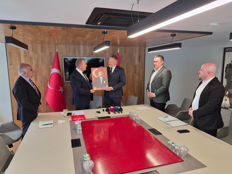 Gürsel Tekin ile bir araya gelen Liberland Cumhurbaşkanı Jedlicka: Vatandaşlık için Türkiyeden 80 bin başvuru var