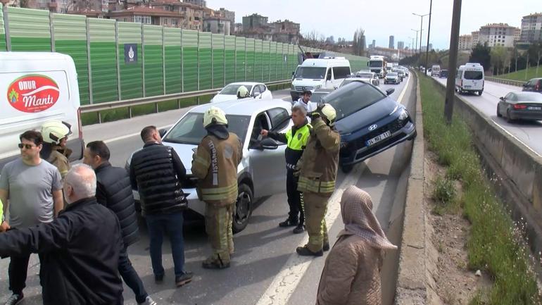 Kartal’da 6 aracın karıştığı zincirleme kaza