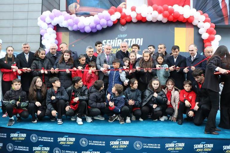 Gençlik ve Spor Bakanı Bak: Çocukları kötü alışkanlıklardan uzak tutalım, spor salonlarına getirin