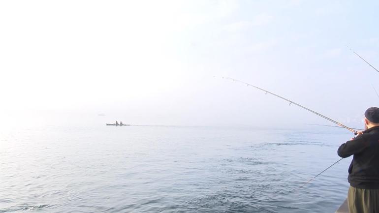 İstanbulda sis etkili oluyor; gemi trafiği askıya alındı