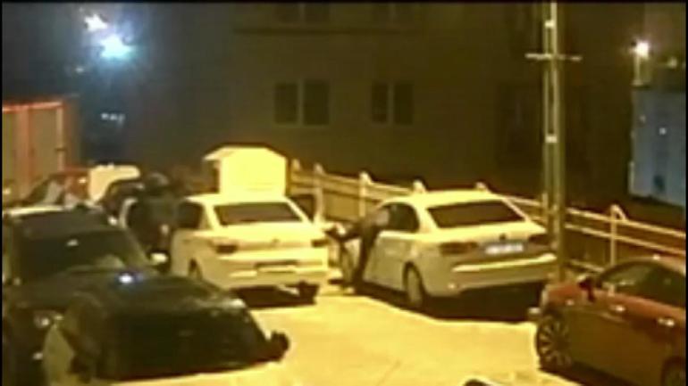 Lüks otomobillerden Hayalet ekran çalan 2 şüpheli yakalandı