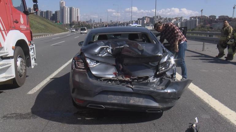 Eyüpsultanda 5 aracın karıştığı zincirleme kaza: 2 yaralı