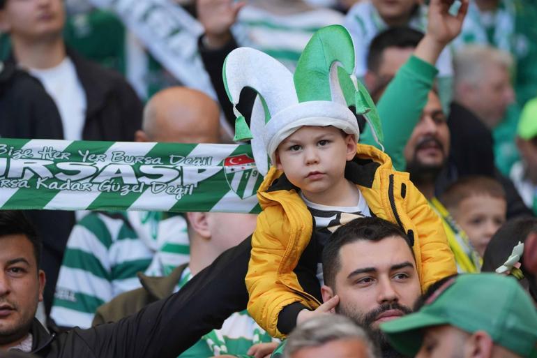 Şampiyonluğunu ilan eden Bursaspor 1inci Lige yükseldi