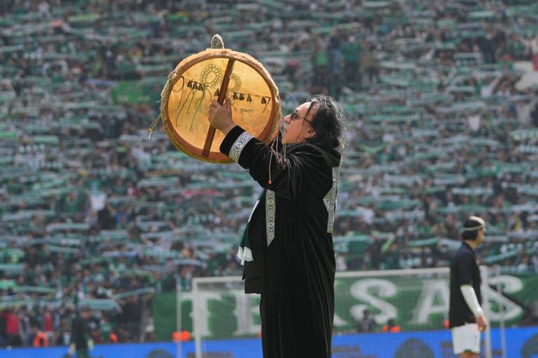 Şampiyonluğunu ilan eden Bursaspor 1inci Lige yükseldi