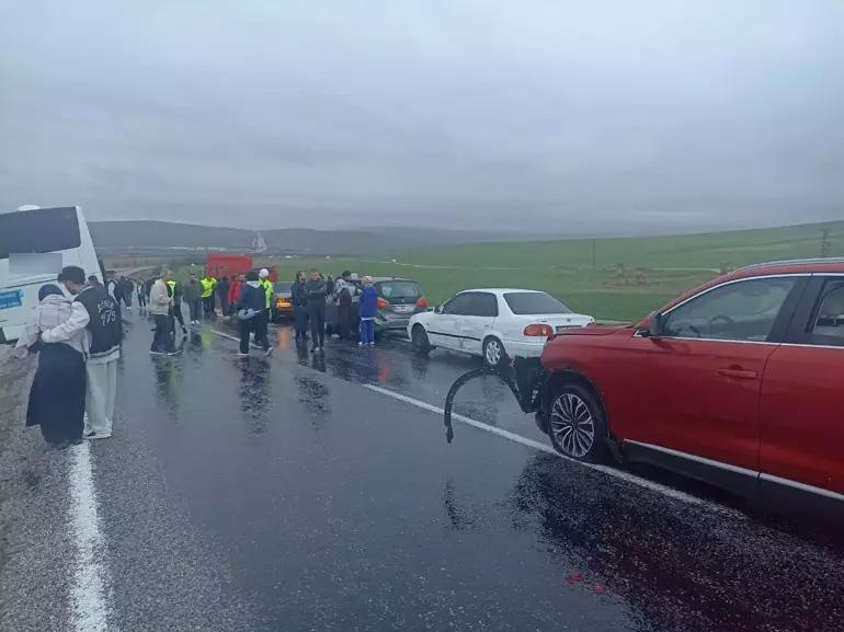 Yolcu otobüsü 10 araca çarparak durabildi: 7 yaralı