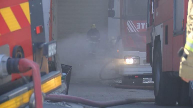 Esenyurtta tekstil fabrikasında çıkan yangın söndürüldü