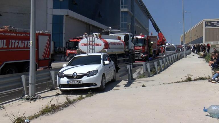 Esenyurtta tekstil fabrikasında çıkan yangın söndürüldü