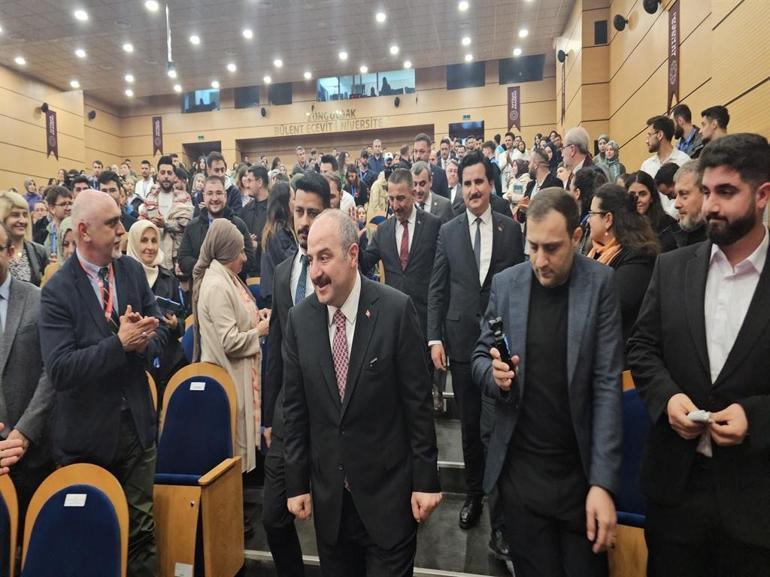 Mustafa Varank: Türkiye kendi ayakları üzerinde durabilsin istiyoruz