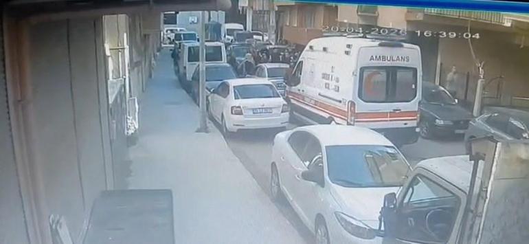 Pendik’te yola fırlayan çocuğa otomobilin çarptığı anlar kamerada