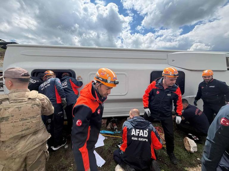 Diyarbakır’da midibüs devrildi: 1 ölü, 12 yaralı