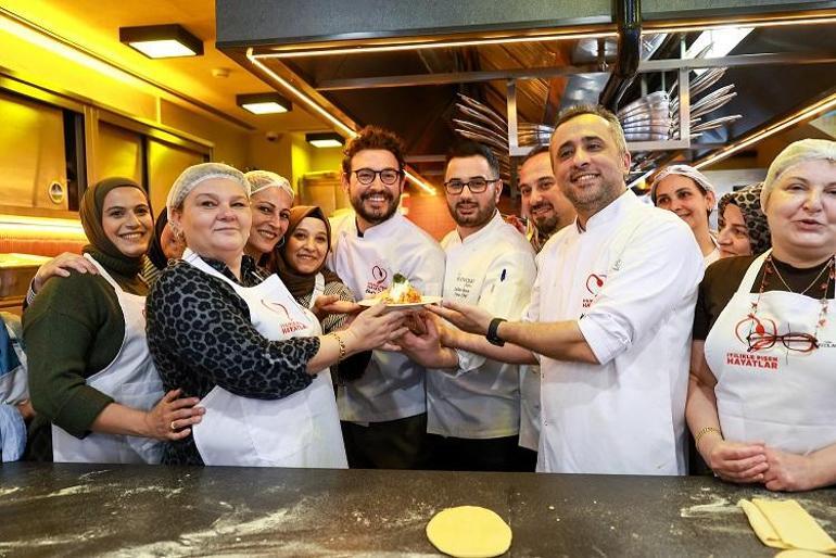 Şef Danilo Zanna depremzede kadınlarla aynı mutfakta buluştu