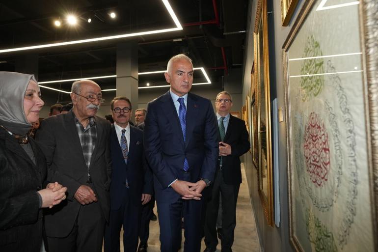 Bakan Ersoy, Fuadname Hat ve Ebru Sergisinin açılışını yaptı