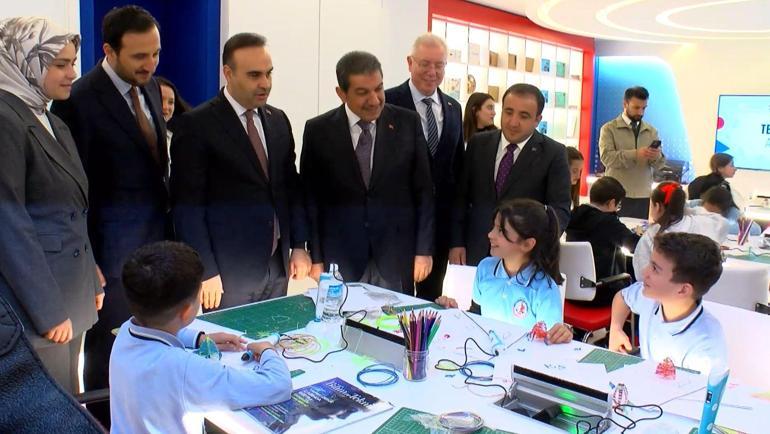 Sanayi ve Teknoloji Bakanı Mehmet Fatih Kacır, Bilim Esenlerin açılışına katıldı