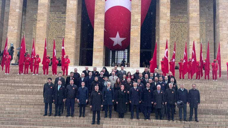 Bakan Tekin, öğrencilerle Anıtkabiri ziyaret etti