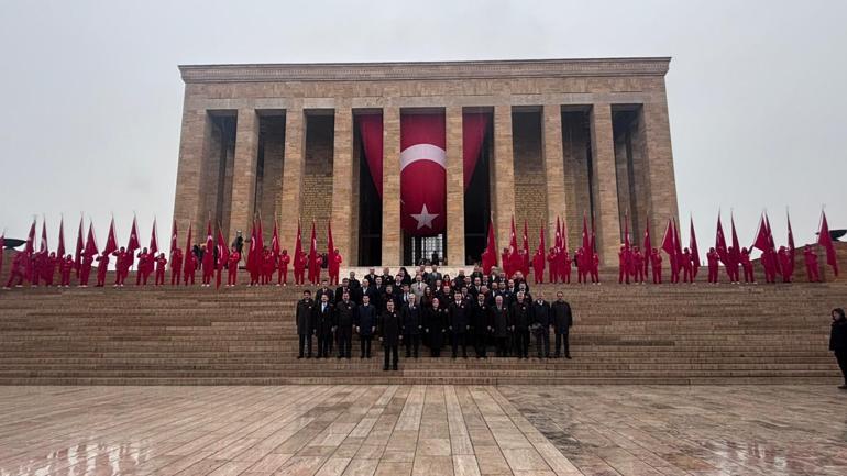 Bakan Tekin, öğrencilerle Anıtkabiri ziyaret etti