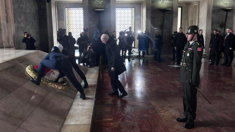 TBMM Başkanı Kurtulmuş ve devlet erkanından Anıtkabire ziyaret