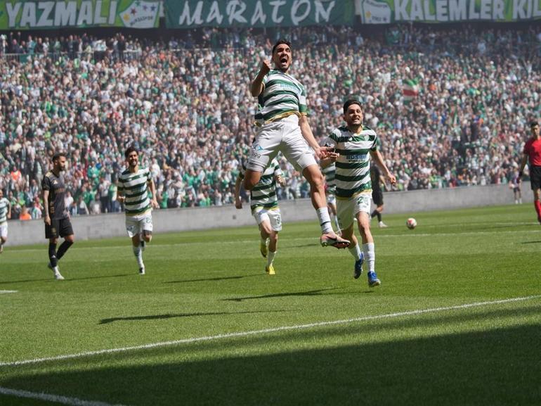 2nci Lig şampiyonu Bursaspor, taraftar rekoruyla da Süper Lig şampiyonlarını geride bıraktı