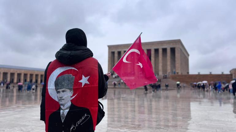 Anıtkabirde 23 Nisan coşkusu