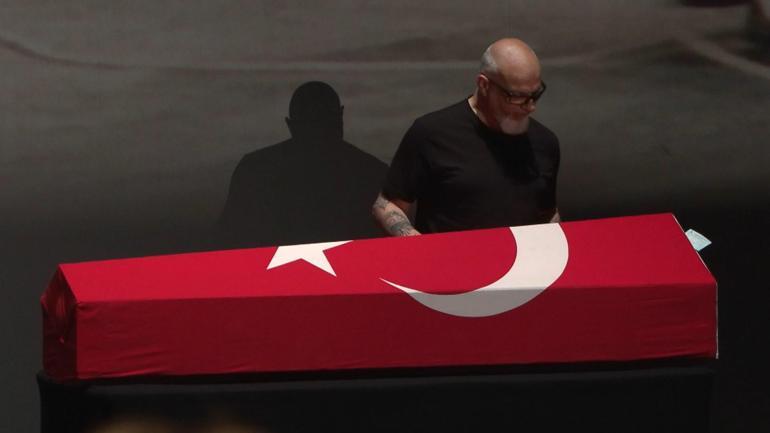 Oyuncu Ferdi Atuner için AKMde tören düzenlendi