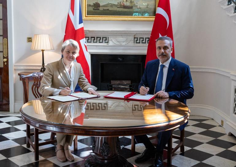 Türkiye İngiltere arasında Stratejik Ortaklık Çerçeve Belgesi imzalandı