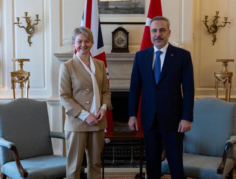 Türkiye İngiltere arasında Stratejik Ortaklık Çerçeve Belgesi imzalandı