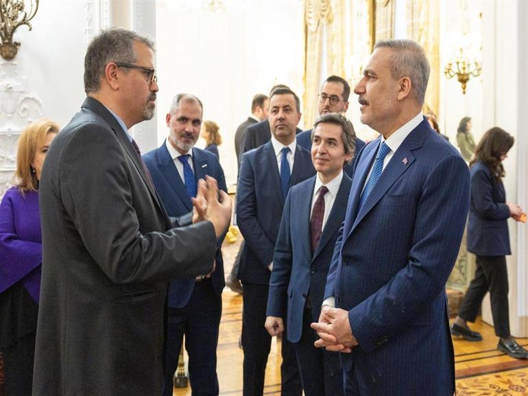 Dışişleri Bakanı Fidan, Londra’da Türk iş insanlarıyla buluştu