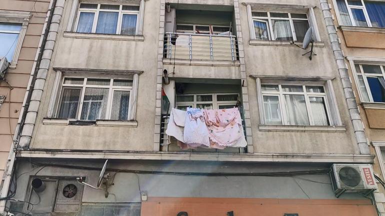 Fatihte 1inci kattan düşen çocuk ağır yaralandı