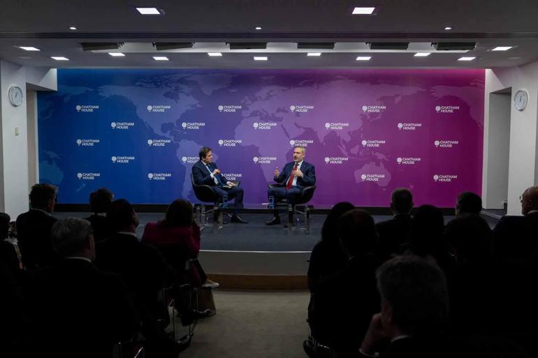 Dışişleri Bakanı Fidan, Londra’da Türk iş insanlarıyla buluştu