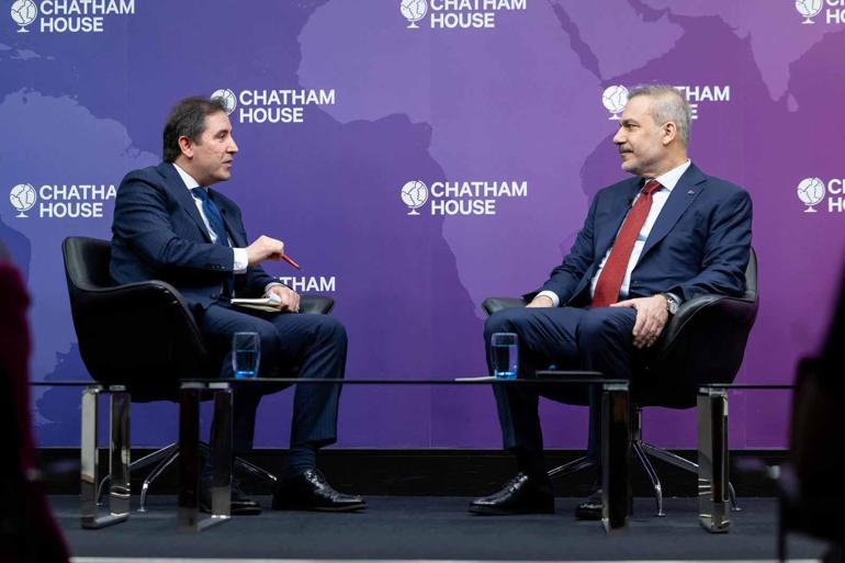 Dışişleri Bakanı Fidan, Londra’da Türk iş insanlarıyla buluştu