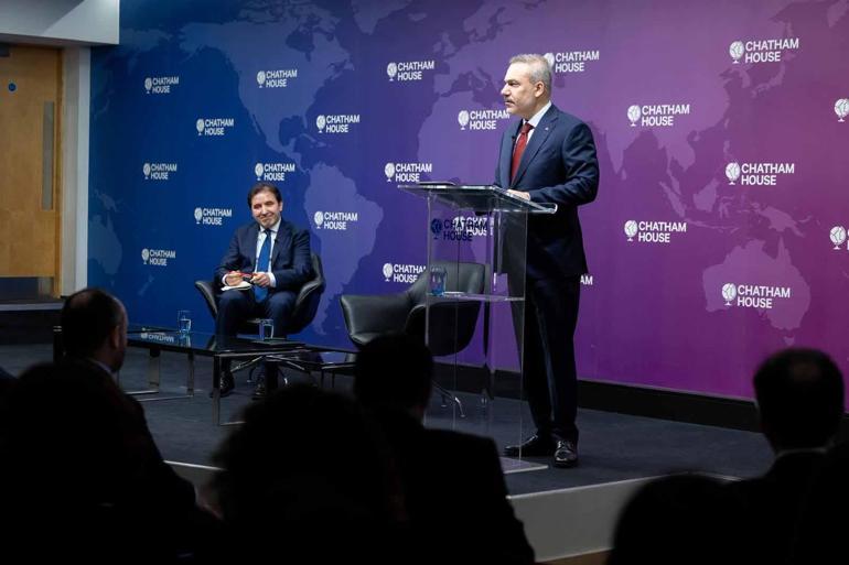 Dışişleri Bakanı Fidan, Londra’da Türk iş insanlarıyla buluştu